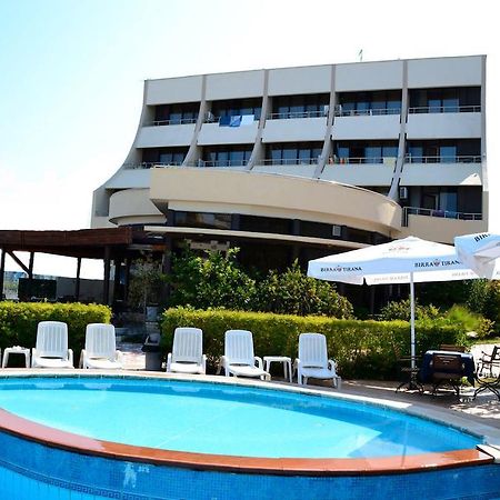 Akropoli Hotel Kryemëdhej Екстериор снимка