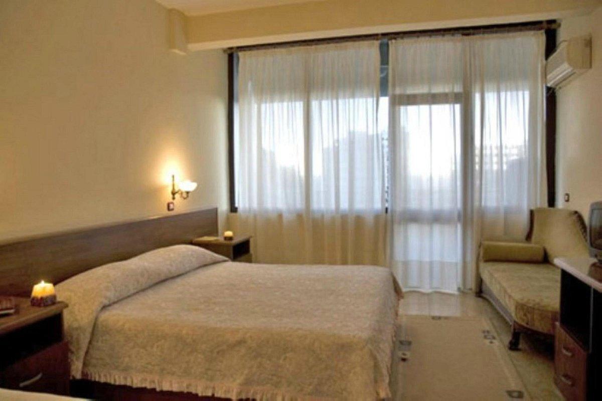 Akropoli Hotel Kryemëdhej Екстериор снимка