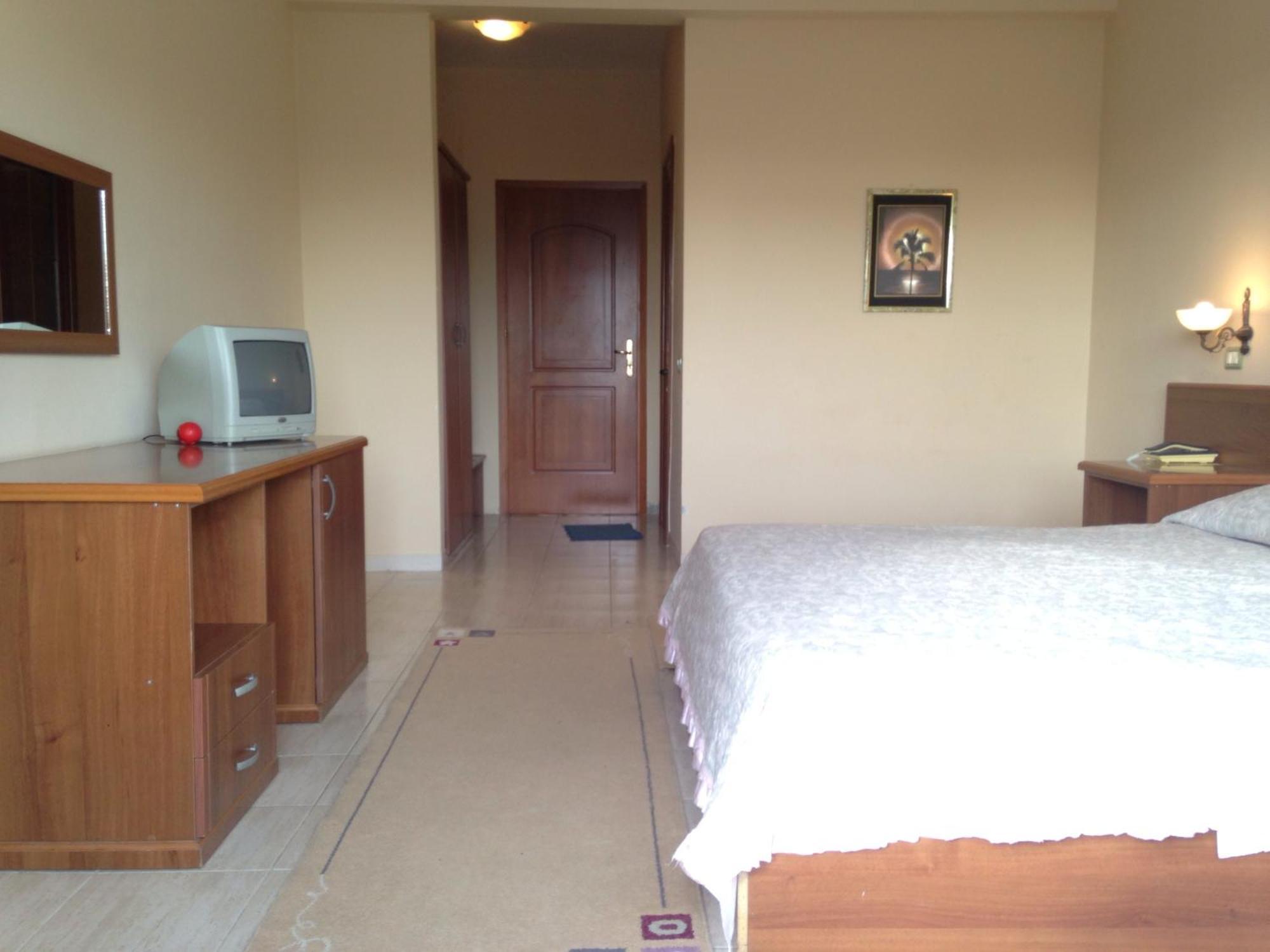 Akropoli Hotel Kryemëdhej Стая снимка