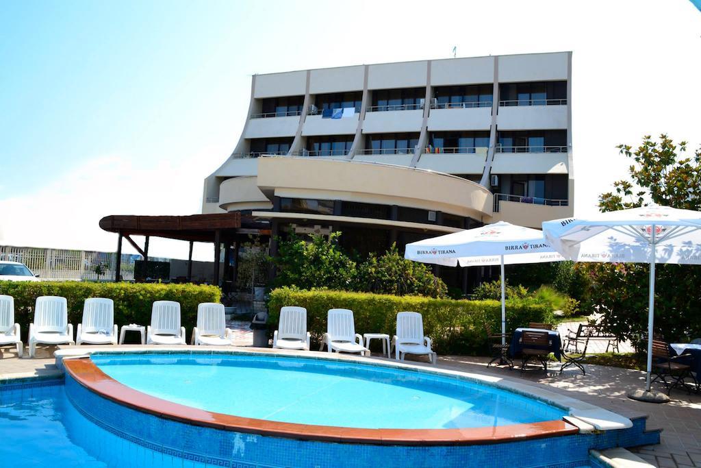 Akropoli Hotel Kryemëdhej Екстериор снимка