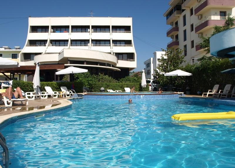Akropoli Hotel Kryemëdhej Екстериор снимка