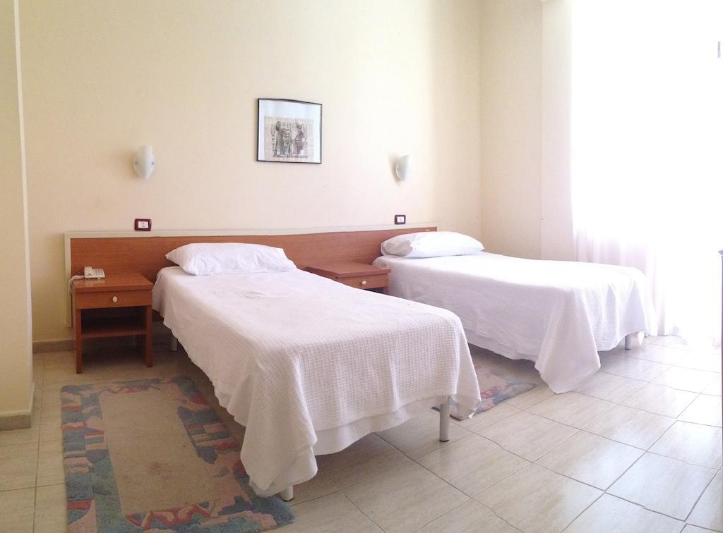Akropoli Hotel Kryemëdhej Стая снимка