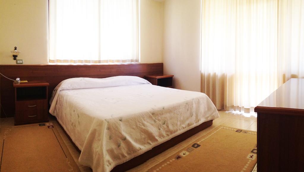 Akropoli Hotel Kryemëdhej Екстериор снимка